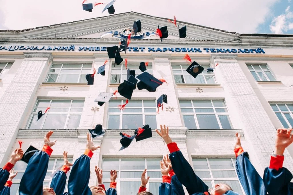 5 Smart Strategies to Navigate Home Buying While Managing Student Debt
